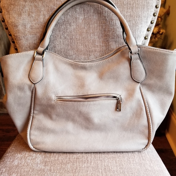 Urban Outfitters vegan leather bag - Picture 2 of 5